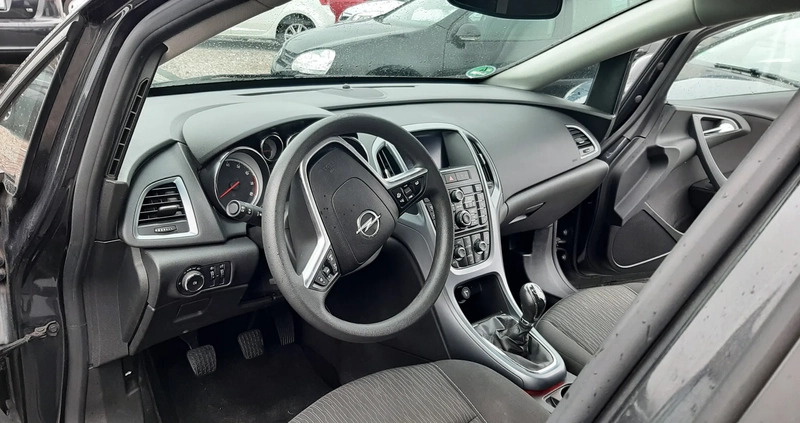 Opel Astra cena 24500 przebieg: 220000, rok produkcji 2012 z Milanówek małe 137